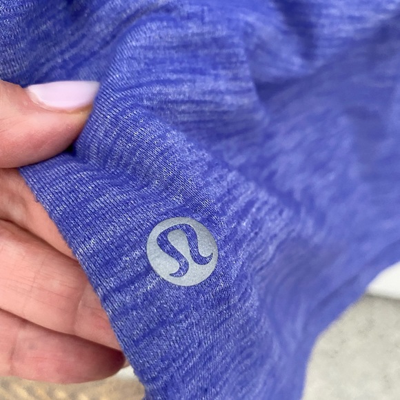 COPY - LULULEMON long sleeved zip shirt - size 4 - Picture 3 of 4